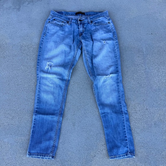 Levi's 524 Too Superlow Women Size 8 Jeans Light Wash Distressed - Picture 3 of 8